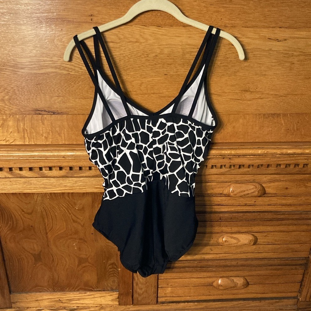 Croft & Barrow Giraffe Print One Piece Swimsuit Black White Size 14 - Picture 2 of 11